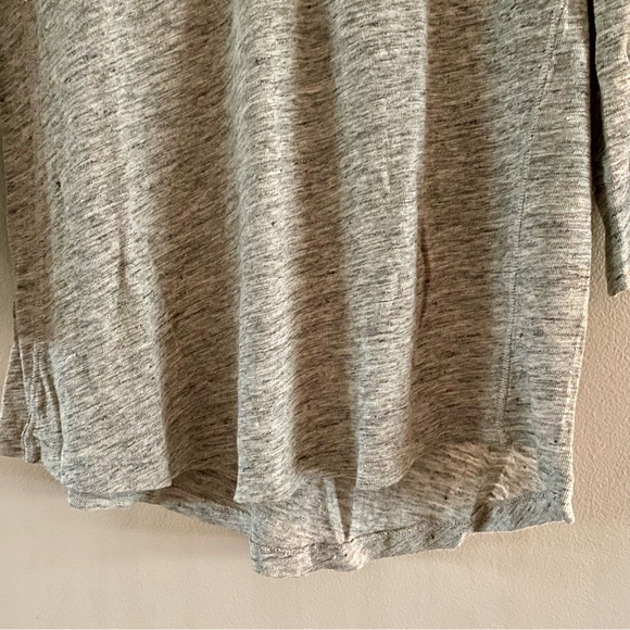 Aritzia Community Heathered Gray 100% Linen Henley Assymetrical Top Size MEDIUM - Picture 5 of 15